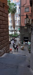 Scale che portano a Via Toledo da Vico Speranzella a Napoli