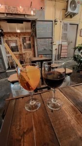 Foto di Aperitivo con Spritz e Vino ad Apoteca Winebar nei Quartieri Spagnoli di Napoli