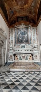 Altare e Cupola maggiore della Chiesa di Sant'Anna dei Lombardi a Napoli