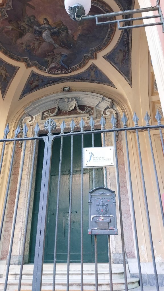 Inferriata della Chiesa di Santa Caterina da Siena a Napoli