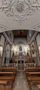 Dettaglio del soffitto altare in Santuario di Santa Maria Francesca delle Cinque Piaghe nei Quartieri Spagnoli