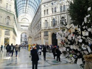 Galleria Umberto I a Natale foto panoramica a Napoli