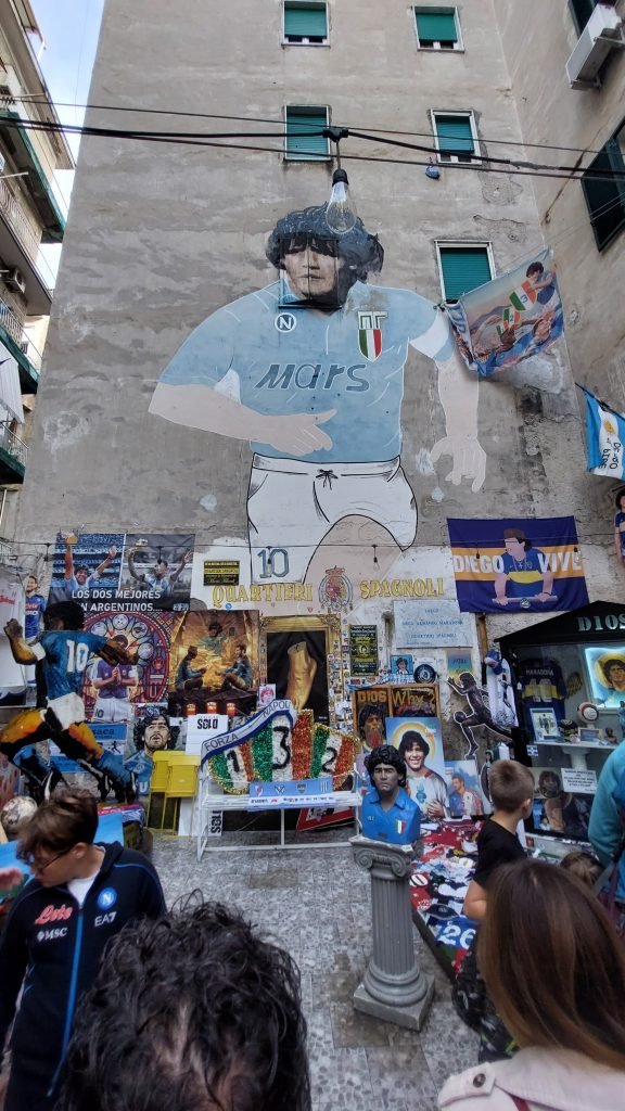 Murales di Maradona nei Quartieri Spagnoli a Napoli