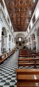 Navata centrale della Chiesa di Sant'Anna dei Lombardi a Napoli