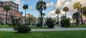 Panoramica castello palazzo reale Giardini del Molosiglio Napoli