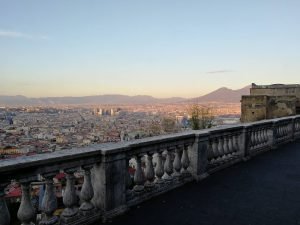 Foto tramonto da terrazza belvedere di San Martino Pedamentina, Itinerario panoramico dai Quartieri Spagnoli di Napoli