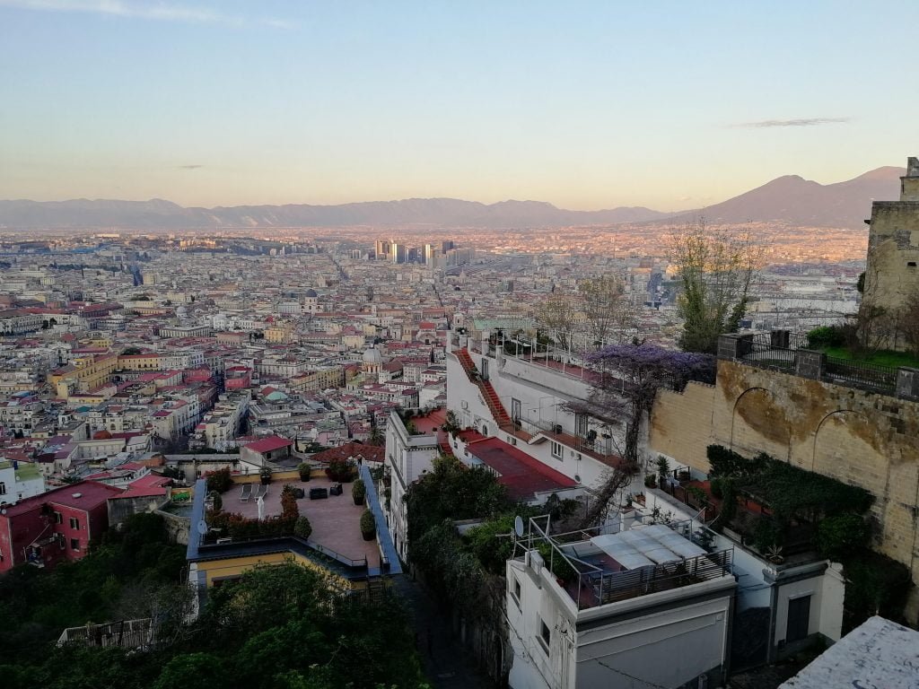 Foto tramonto da parte alta Pedamentina, Itinerario panoramico dai Quartieri Spagnoli di Napoli