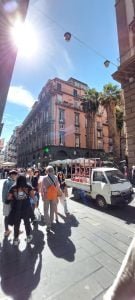 Foto di Piazza Augusteo da Via Toledo a Napoli