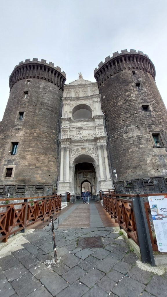 Pontile del Maschio Angioino