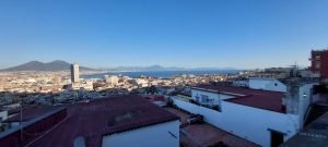 Fine del percoso della Pedamentina con vista su Napoli