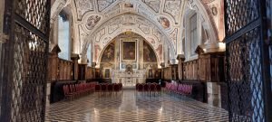 Vista dell'ingresso della Sagrestia Vasari nel Complesso Monumentale di Sant'Anna dei Lombardi a Napoli