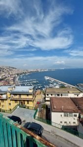 Vista panoramica su lungomare di Napoli