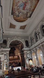 Altare e dipinto della Chiesa di Sant'Anna di Palazzo nei Quartieri Spagnoli