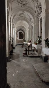 Navata sinistra della Chiesa di Sant'Anna di Palazzo nei Quartieri Spagnoli