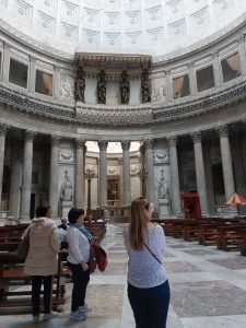 Altare della Basilica Pontificia di San Francesco di Paola nei pressi dei Quartieri Spagnoli di Napoli