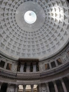 Cupola della Basilica Pontificia di San Francesco di Paola nei pressi dei Quartieri Spagnoli di Napoli