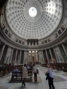 Grandangolo della Cupola all'Esterno della Basilica Pontificia di San Francesco di Paola nei pressi dei Quartieri Spagnoli di Napoli