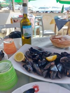 impepata di cozze mangiare nei quartieri spagnoli a Napoli