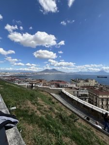 Vista del Vesuvio da Monte Echia a Napoli